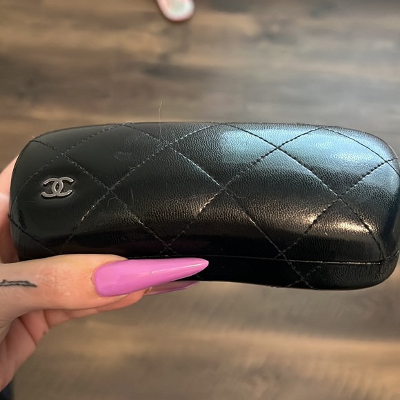 Authentic vintage Chanel two tone sunglasses - Picture 6 of 6